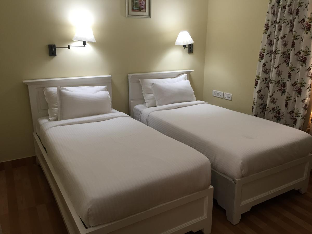 Daffodils Spice Court Hotell Kochi Exteriör bild
