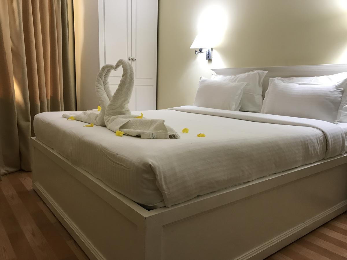 Daffodils Spice Court Hotell Kochi Exteriör bild