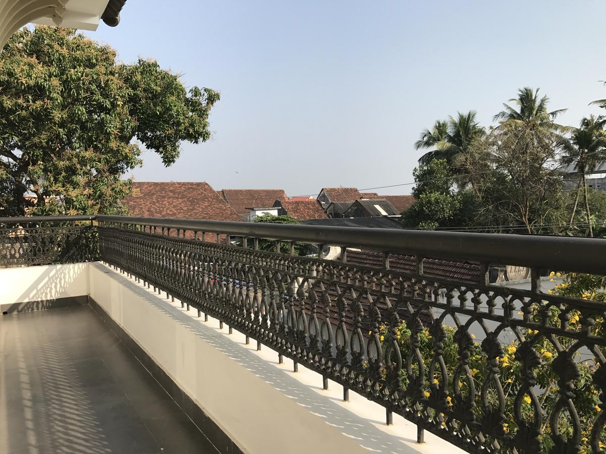 Daffodils Spice Court Hotell Kochi Exteriör bild