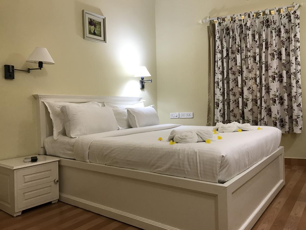 Daffodils Spice Court Hotell Kochi Exteriör bild